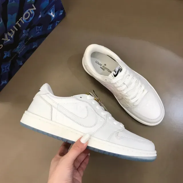 Nike White Blue Low-Top Textured Upper Lifestyle Sneakers 6