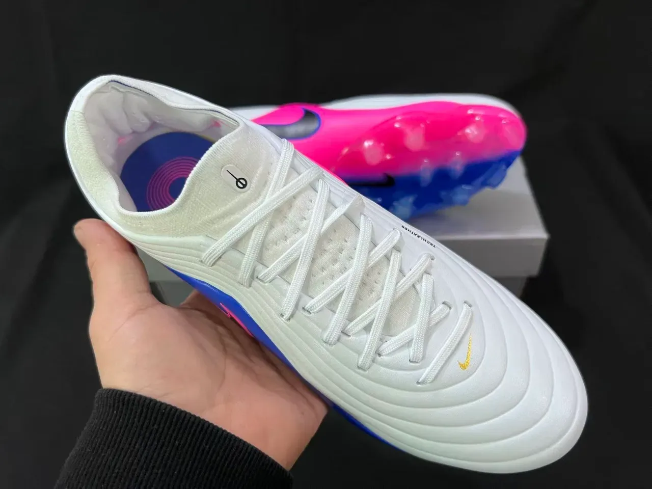 Nike White Blue Ribbed Synthetic Upper Asymmetrical Lacing Firm-Ground Soccer Shoes 4