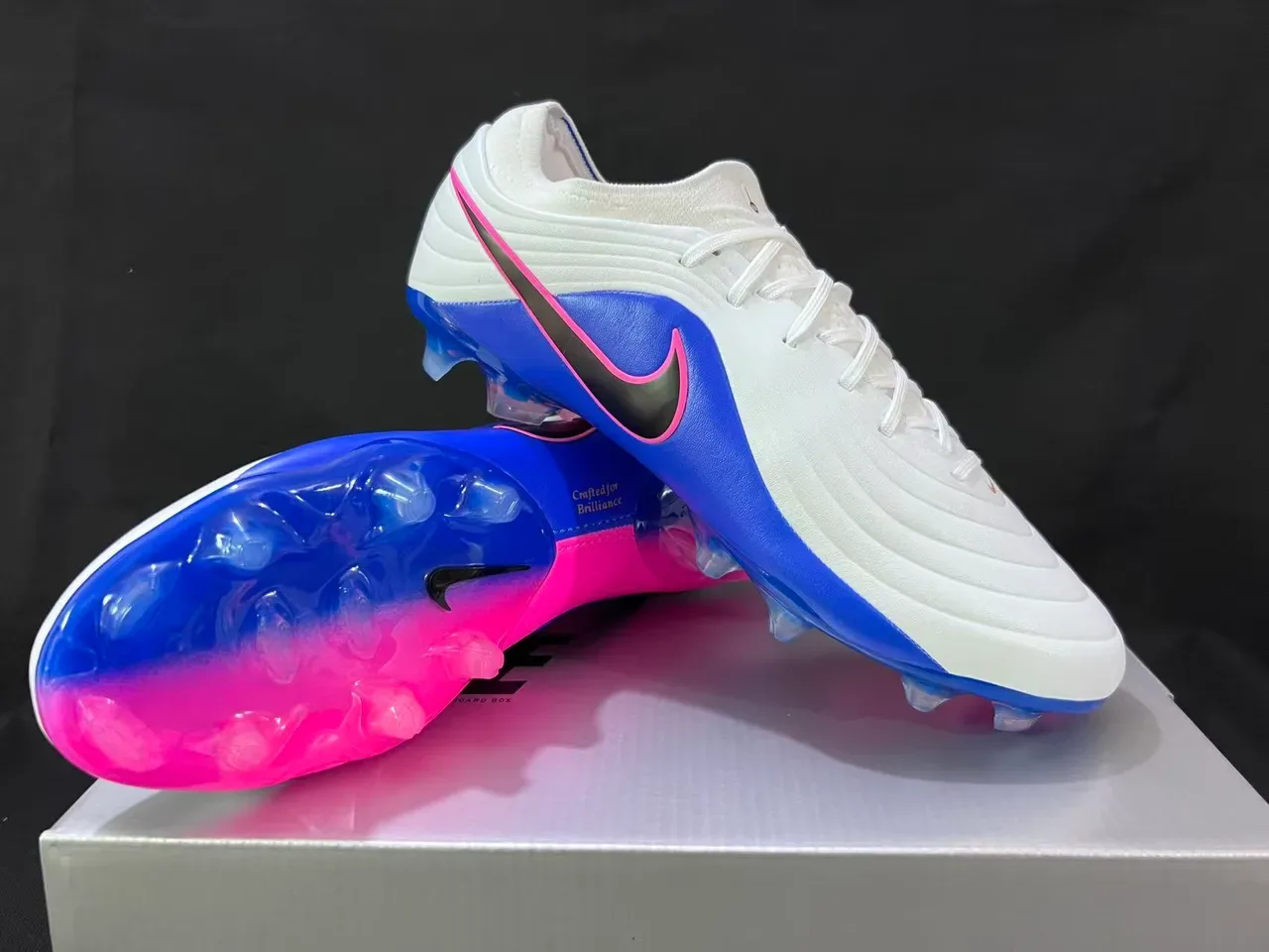 Nike White Blue Ribbed Synthetic Upper Asymmetrical Lacing Firm-Ground Soccer Shoes 9