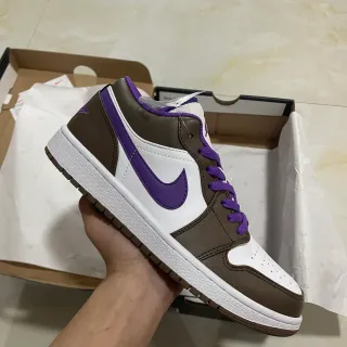 Nike White Brown Low-Top Leather-and-Synthetic Upper Lifestyle Sneakers