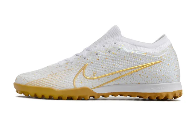 Nike Zapatillas de fútbol con upper de tejido blanco dorado con turf salpicado 6