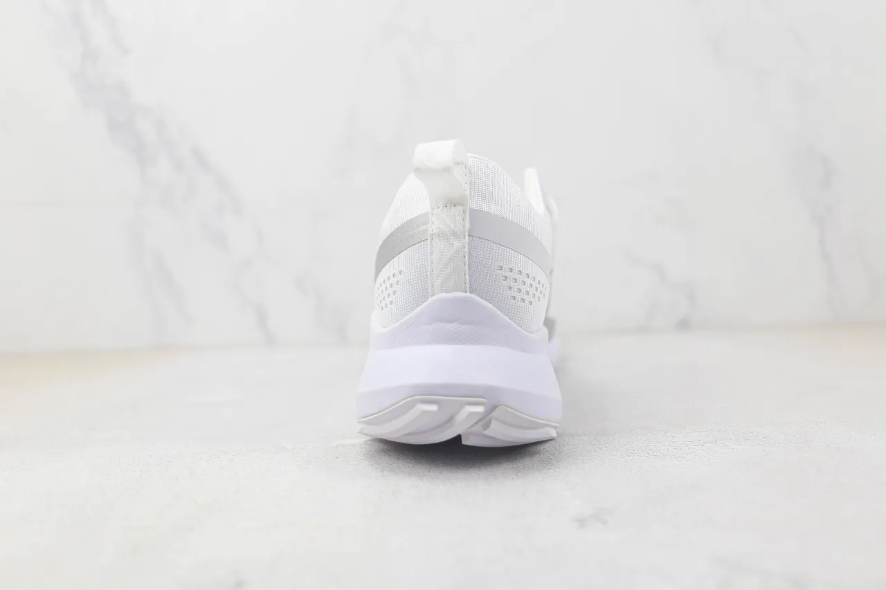 Nike White Gray Breathable Perforated Mesh Upper Light Synthetic Overlays Running Shoes 9