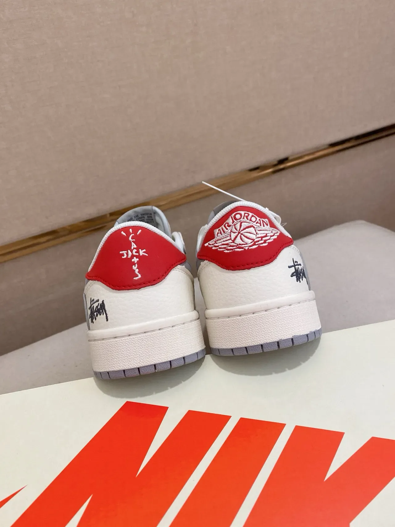 Nike White Gray Low-Top Layered Leather And Suede Lifestyle Sneakers 8