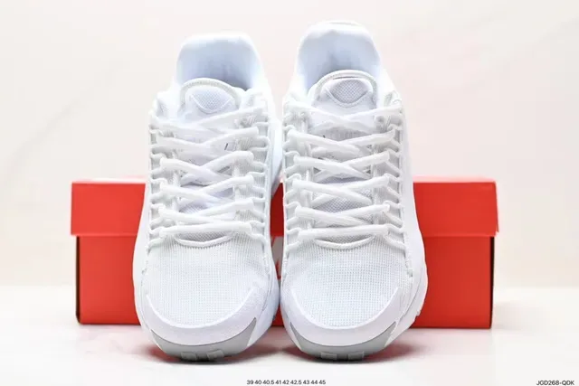 Nike White Gray Monochromatic Visible Air Cushioning Unit Lifestyle Sneakers 3