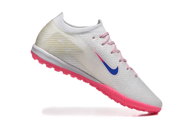 Nike White Pink Knit Upper Low-Cut Silhouette Turf Soccer Shoes 3