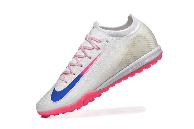 Nike White Pink Knit Upper Low-Cut Silhouette Turf Soccer Shoes 4