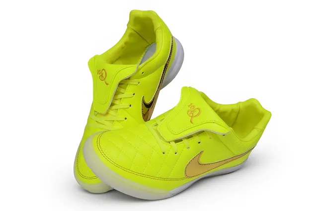 Nike Amarelo Dourado Acolchoado Sintético Superior Swoosh Metálico Sapatos de Futebol Indoor 2