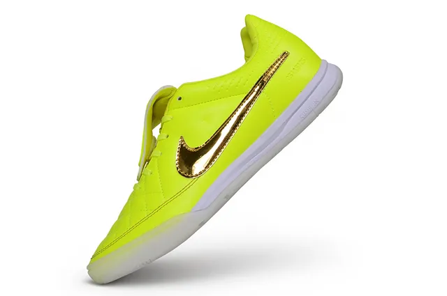 Nike Amarelo Dourado Acolchoado Sintético Superior Swoosh Metálico Sapatos de Futebol Indoor 4
