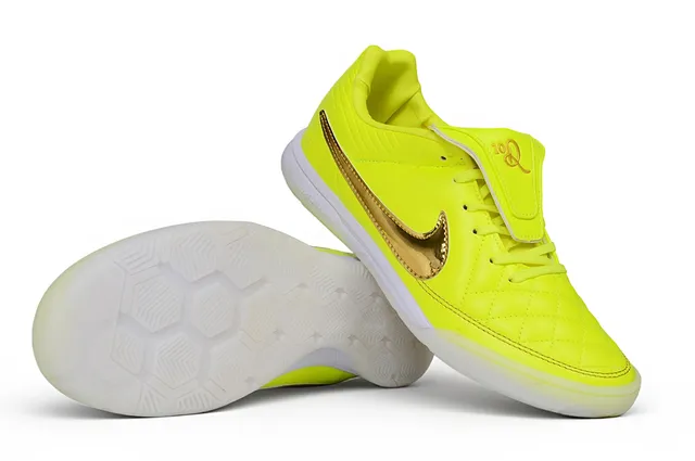 Nike Amarelo Dourado Acolchoado Sintético Superior Swoosh Metálico Sapatos de Futebol Indoor 5