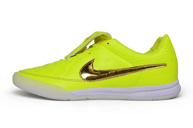 Nike Amarelo Dourado Acolchoado Sintético Superior Swoosh Metálico Sapatos de Futebol Indoor 7
