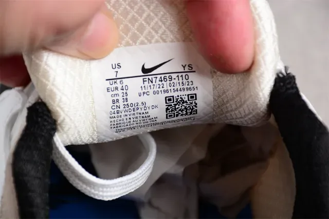 Nike Zoom 2K Off-White et Noir Sneakers Lifestyle 3
