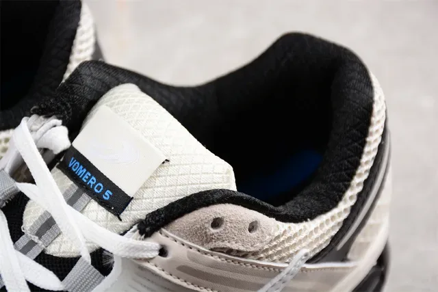 Nike Zoom 2K Off-White et Noir Sneakers Lifestyle 6