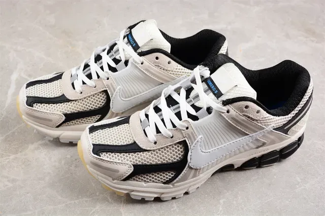 Nike Zoom 2K Off-White et Noir Sneakers Lifestyle 9