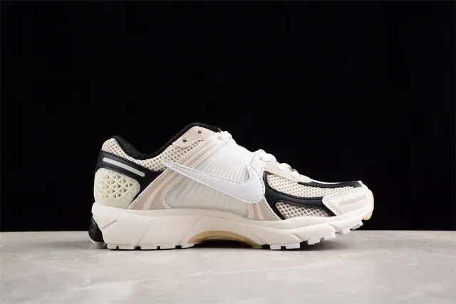 Nike Zoom 2K Off-White et Noir Sneakers Lifestyle 11