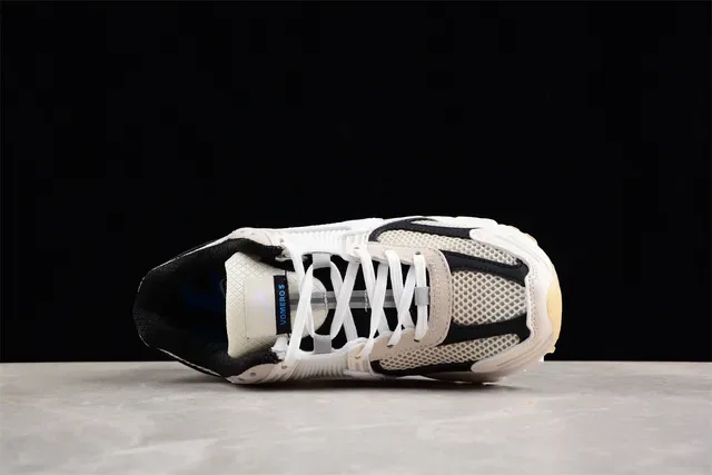 Nike Zoom 2K Off-White et Noir Sneakers Lifestyle 12