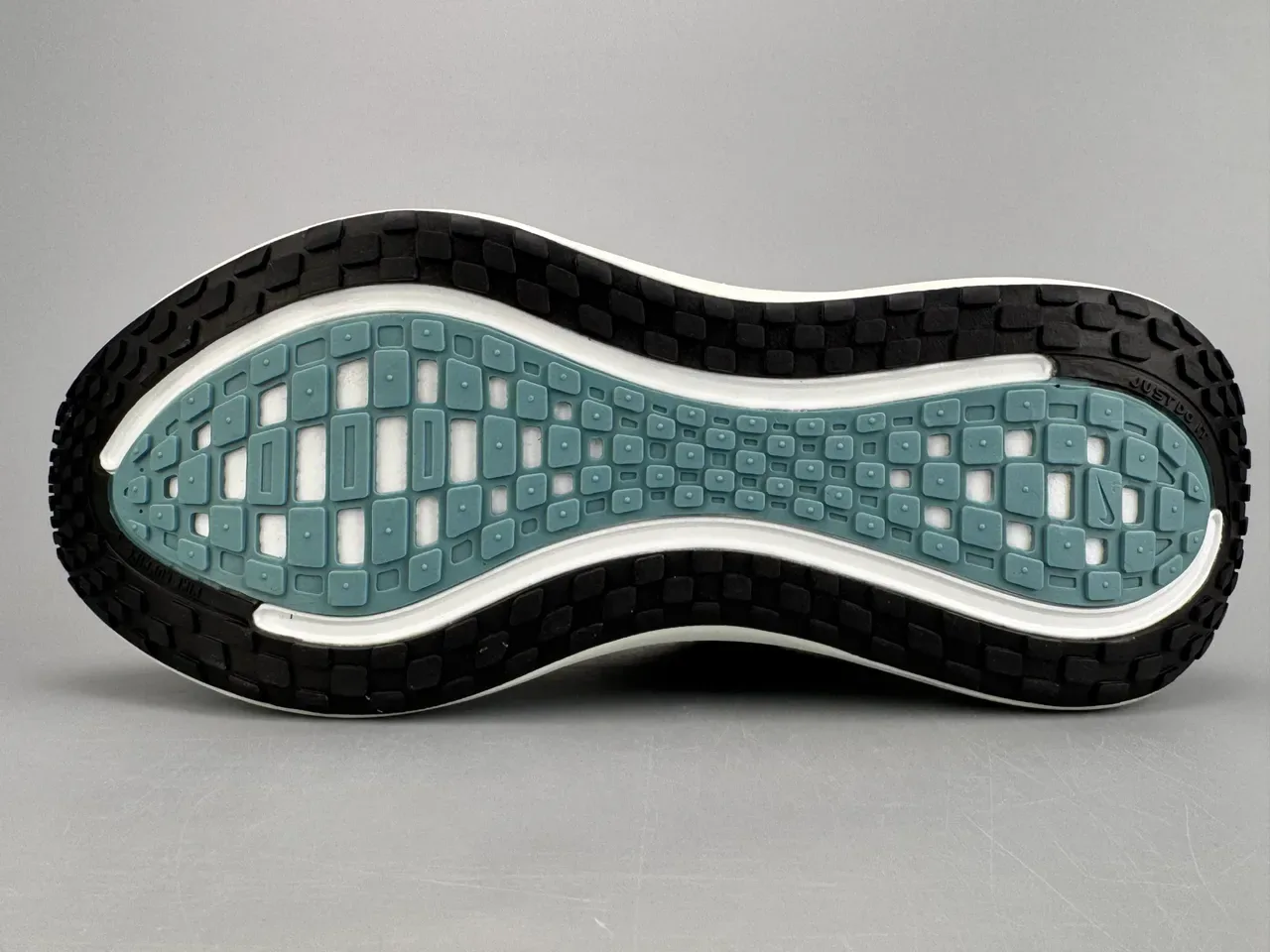 Nike ZoomX Invincible Run Running Shoes 4