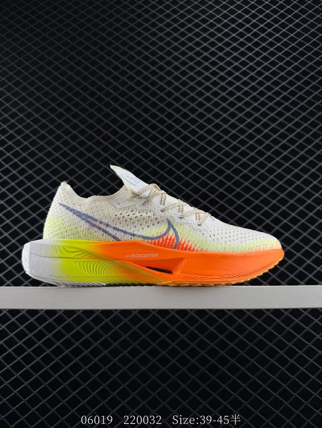 Nike ZoomX Multicolor Knit Upper Gradient Midsole Running Shoes 7