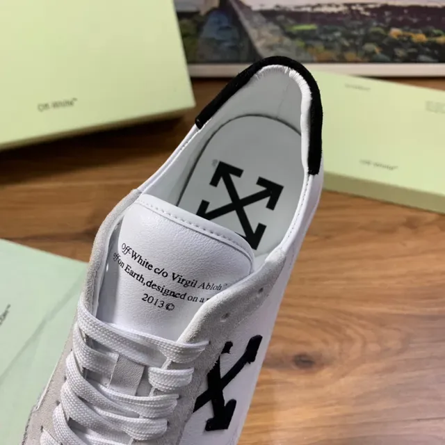 Off-White Arrow Sneaker White Gray Black sneakers lifestyle 2
