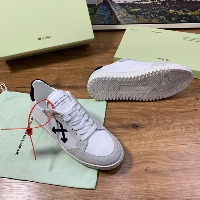 Off-White Arrow Sneaker White Gray Black sneakers lifestyle 7