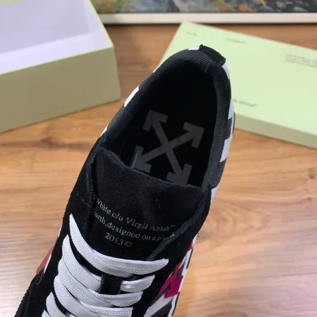 Off-White Arrow Stripe أسود أبيض أحمر Lifestyle Sneakers 3