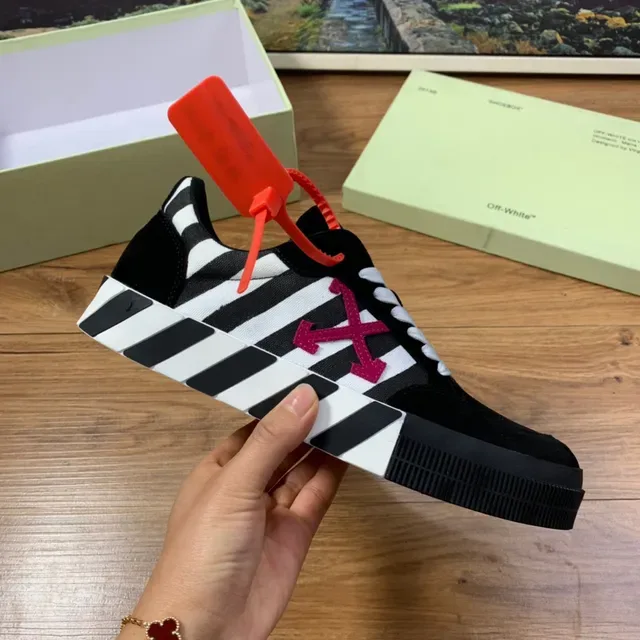 Off-White Arrow Stripe أسود أبيض أحمر Lifestyle Sneakers 4