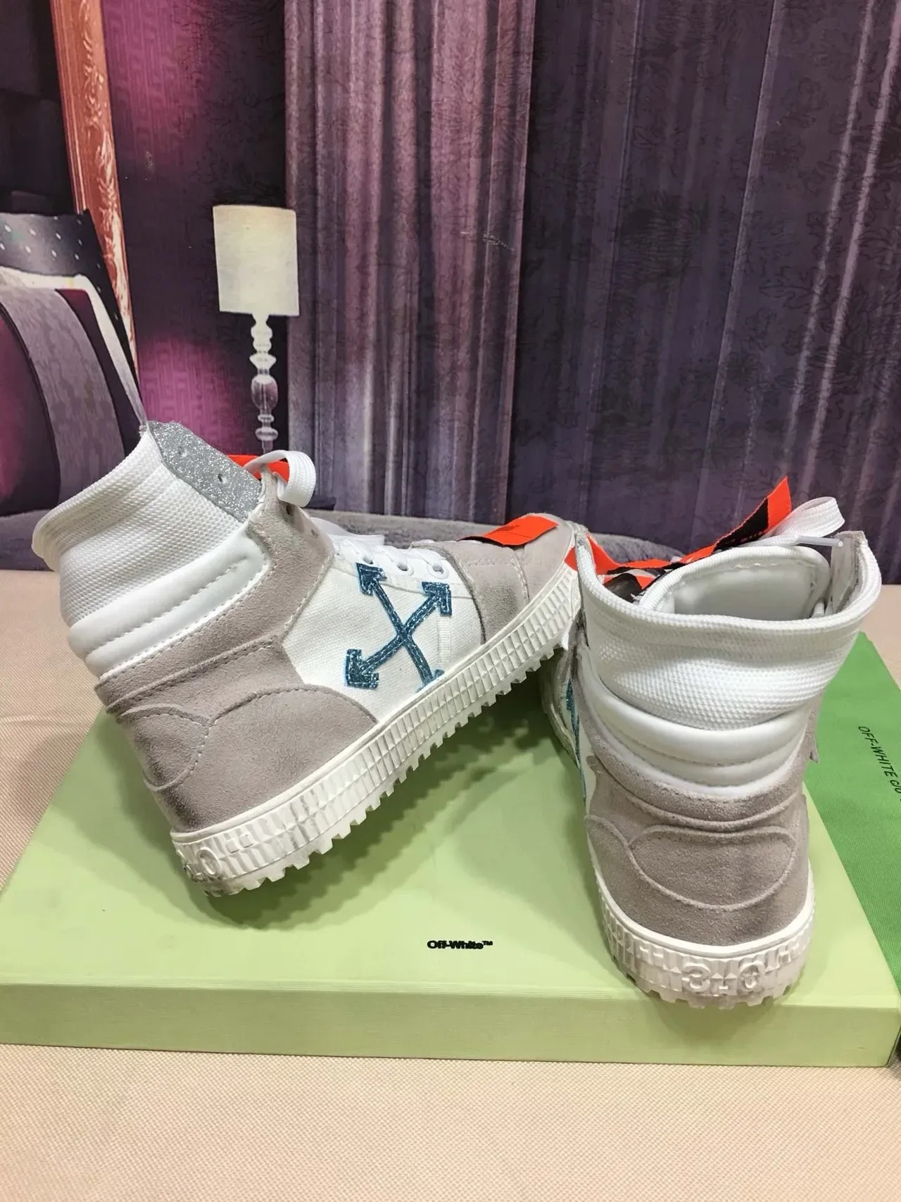 Off-White Bege Prata High-Top Glitter Tênis Lifestyle 3