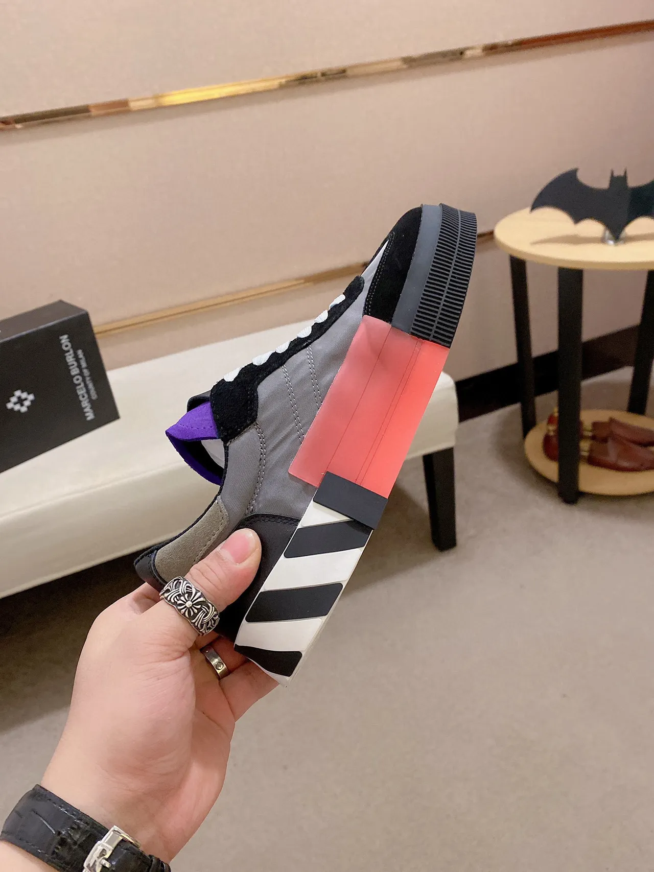 Off-White Noir Gris Inspiré de l'Industrie Rayures Diagonales Semelle Intermédiaire Sneakers Lifestyle 7
