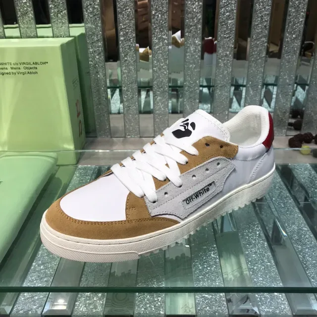 Off-White বাদামি ইন্ডাস্ট্রিয়াল ডিজাইন মিক্সড ম্যাটেরিয়াল উপর লাইফস্টাইল স্নিকার 3