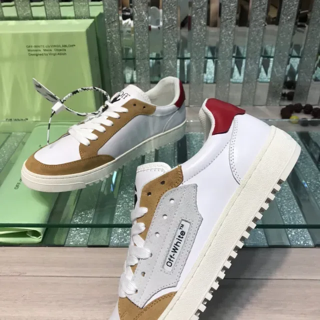 Off-White বাদামি ইন্ডাস্ট্রিয়াল ডিজাইন মিক্সড ম্যাটেরিয়াল উপর লাইফস্টাইল স্নিকার 5