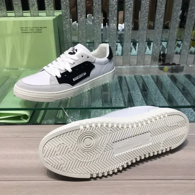 Off-White Gray Low-Top Suede-and-Leather Panelled Lifestyle Sneakers 2