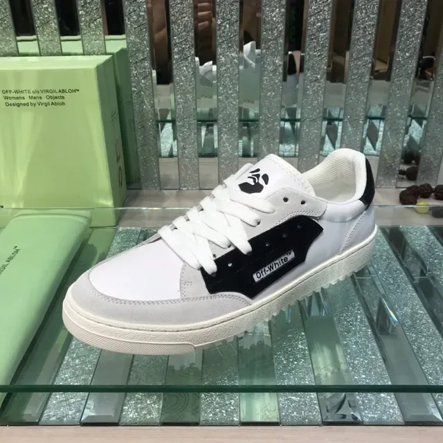 Off-White Gray Low-Top Suede-and-Leather Panelled Lifestyle Sneakers 4