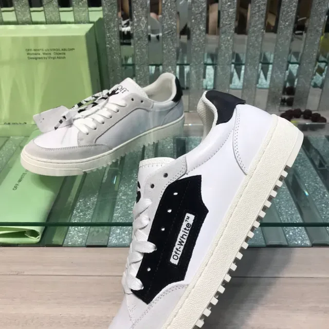 Off-White Gray Low-Top Suede-and-Leather Panelled Lifestyle Sneakers 5