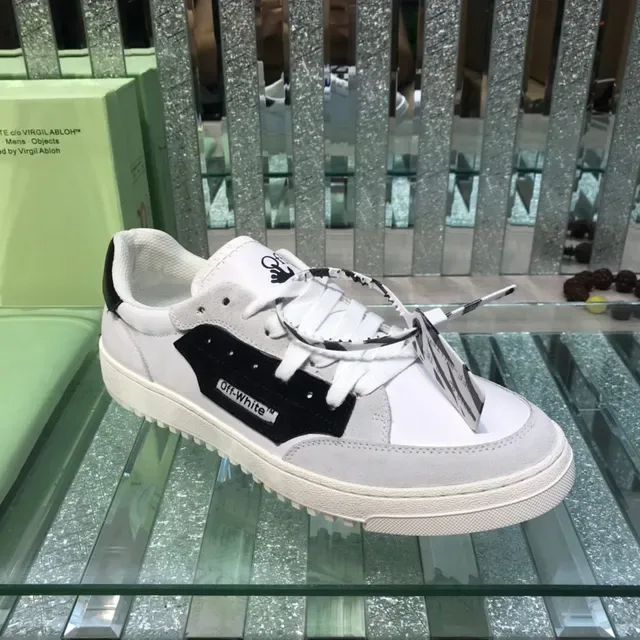 Off-White Gray Low-Top Suede-and-Leather Panelled Lifestyle Sneakers 8