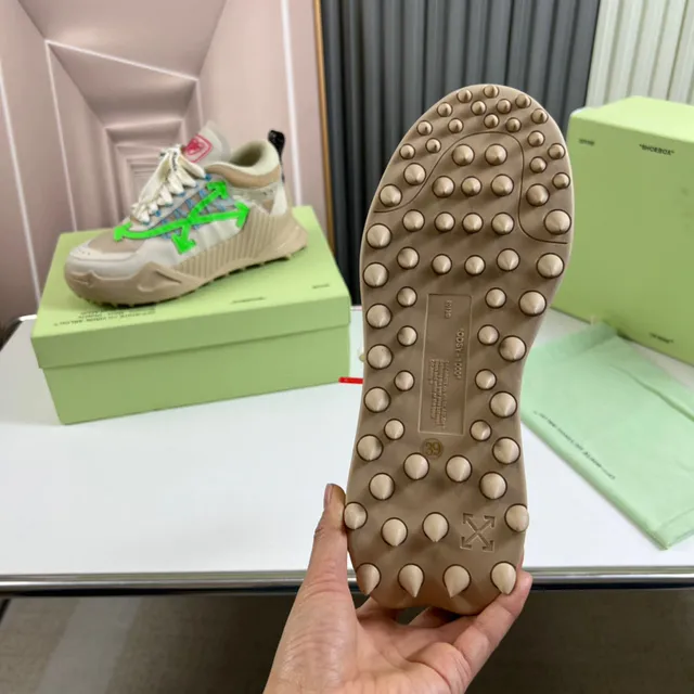 Off-White Runner Chaussures chunky Beige Green motif de flèche oversized, semelle intermédiaire sculptée avec rayures 2