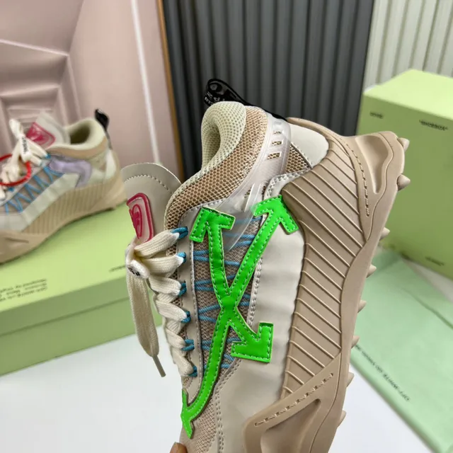 Off-White Runner Chaussures chunky Beige Green motif de flèche oversized, semelle intermédiaire sculptée avec rayures 3