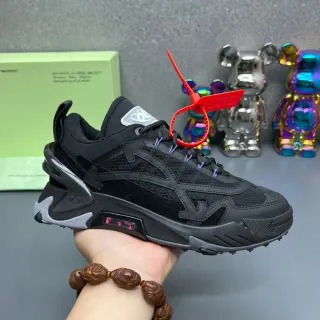 Off-White Runner أحذية رياضية أسود رمادي سميكة