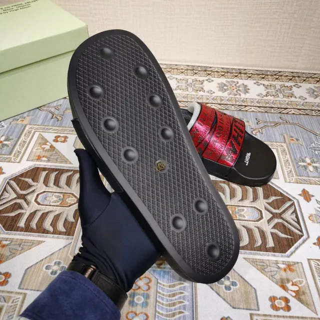 Off-White Slide Noir et Rouge Métallique Sangle Industrielle Chaussons 4