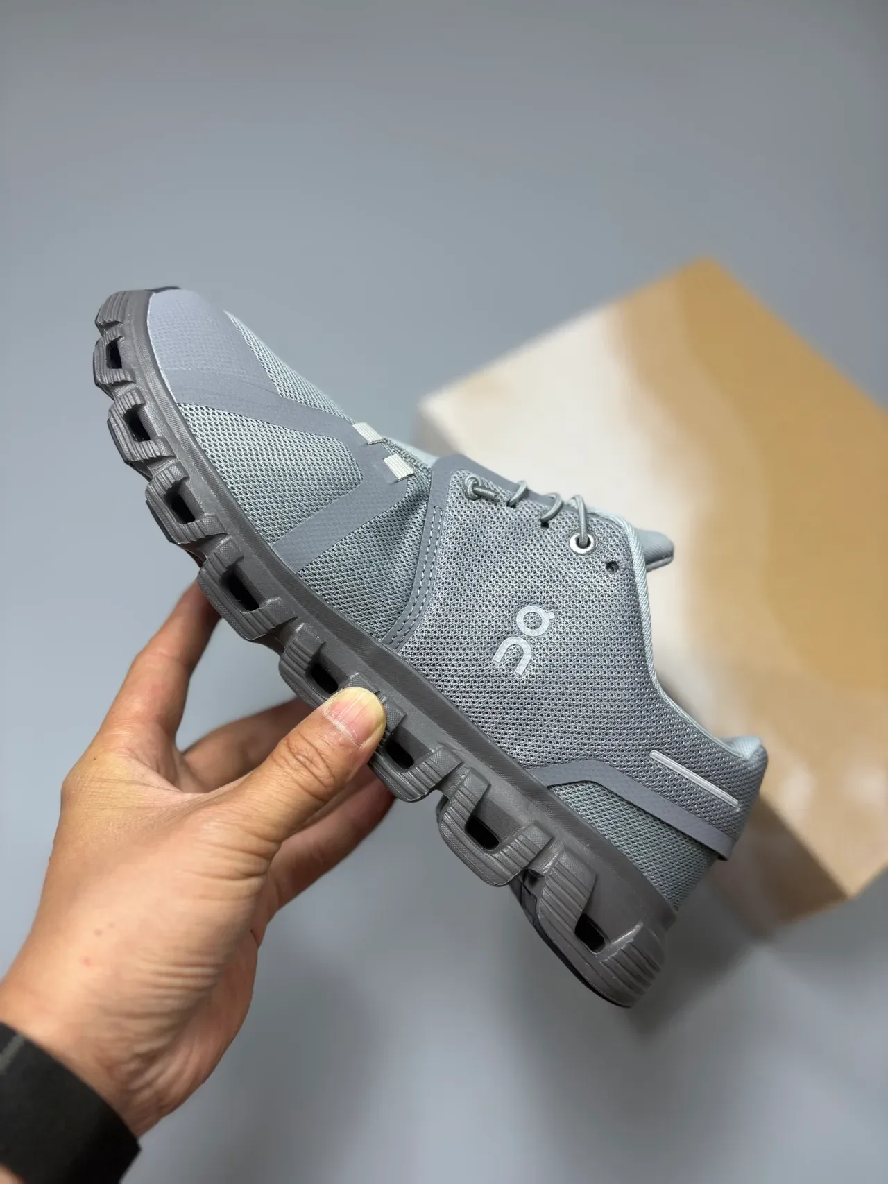 On Cloudmonster gris zapatillas lifestyle 3