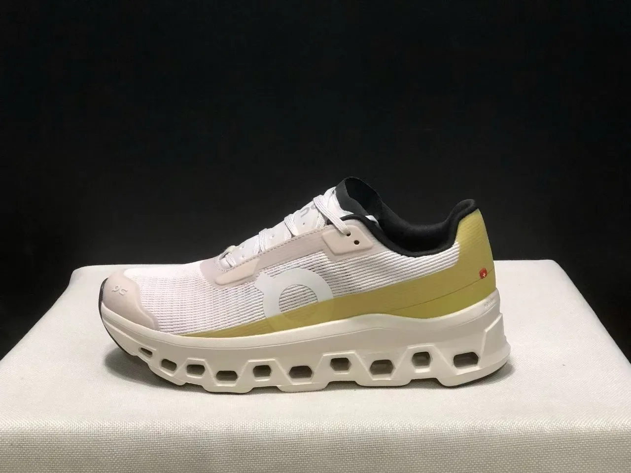On White Gray Engineered Mesh Upper Hexagonal Cloud Pod Midsole Lifestyle Sneakers 2