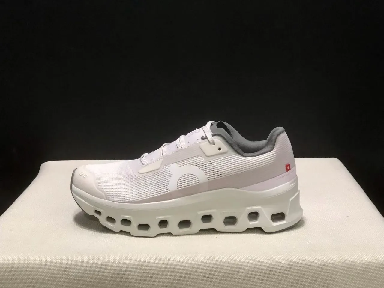 On White Gray Engineered Mesh Upper Hexagonal Cloud Pod Midsole Lifestyle Sneakers 4