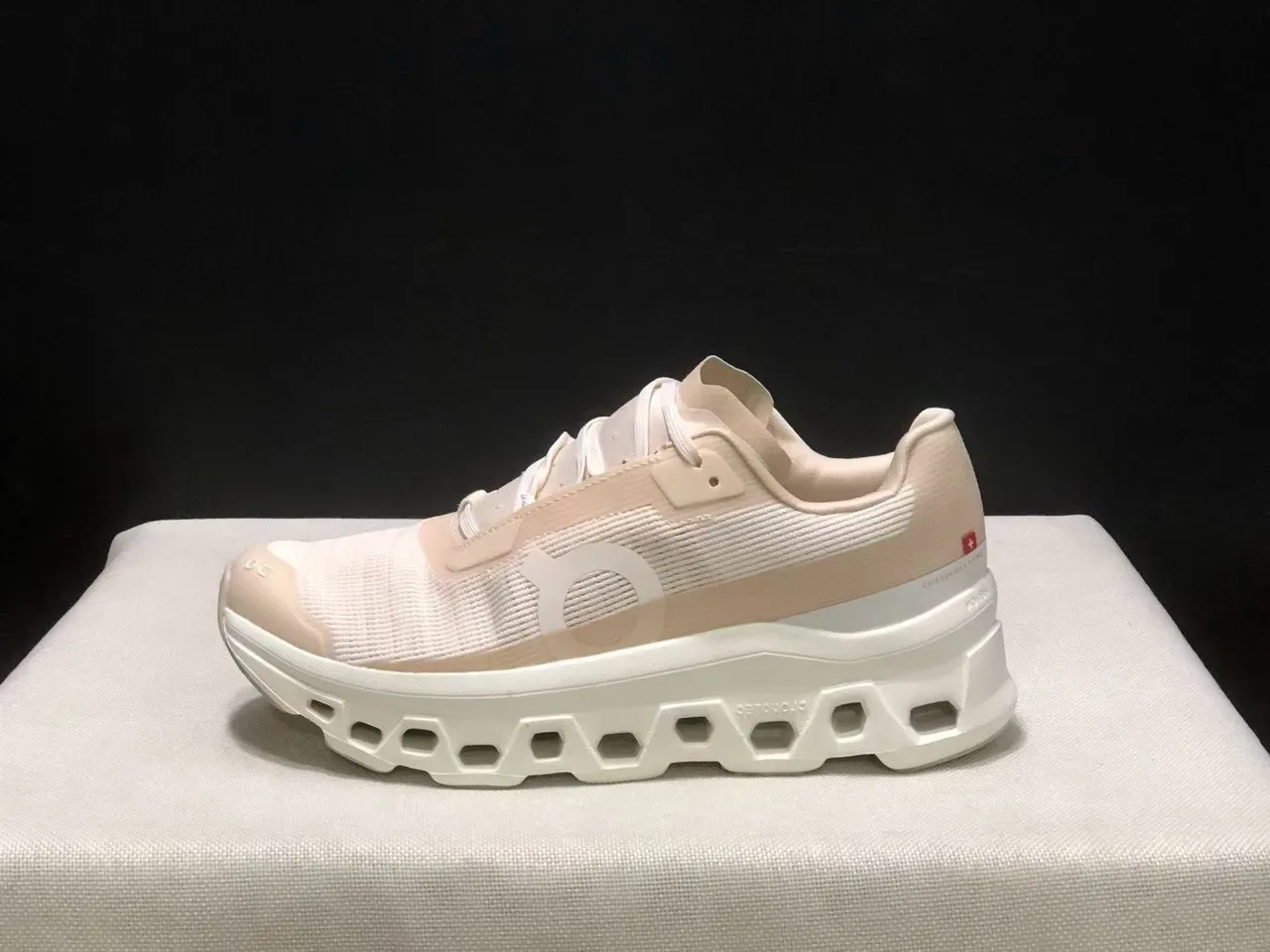 On White Gray Engineered Mesh Upper Hexagonal Cloud Pod Midsole Lifestyle Sneakers 8