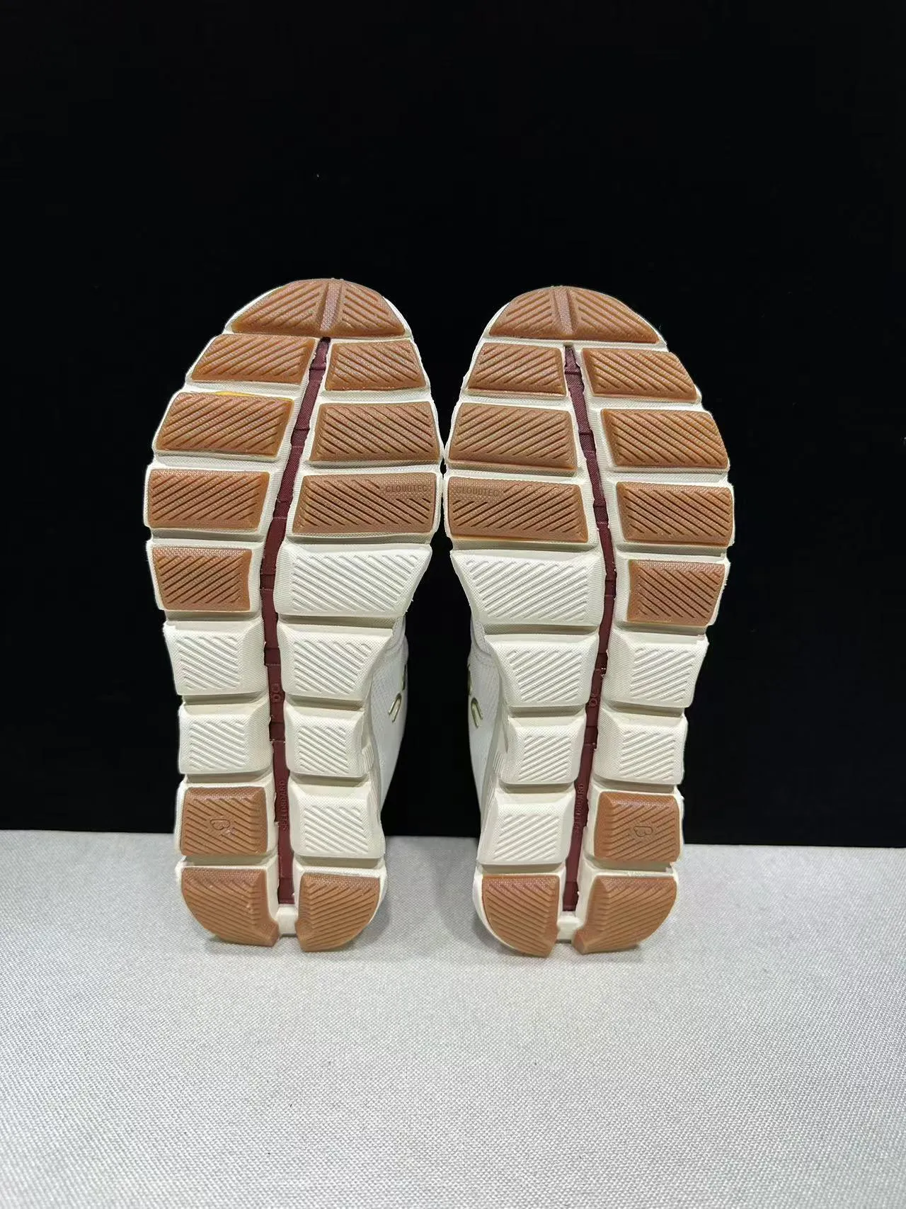 On White Red Engineered Knit Upper Segmented CloudTec Midsole Lifestyle Sneakers 4