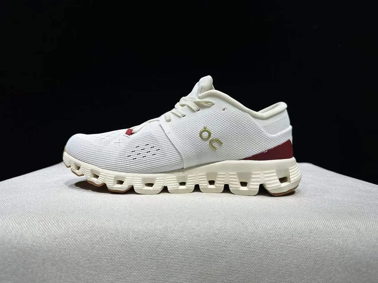 On White Red Engineered Knit Upper Segmented CloudTec Midsole Lifestyle Sneakers 6