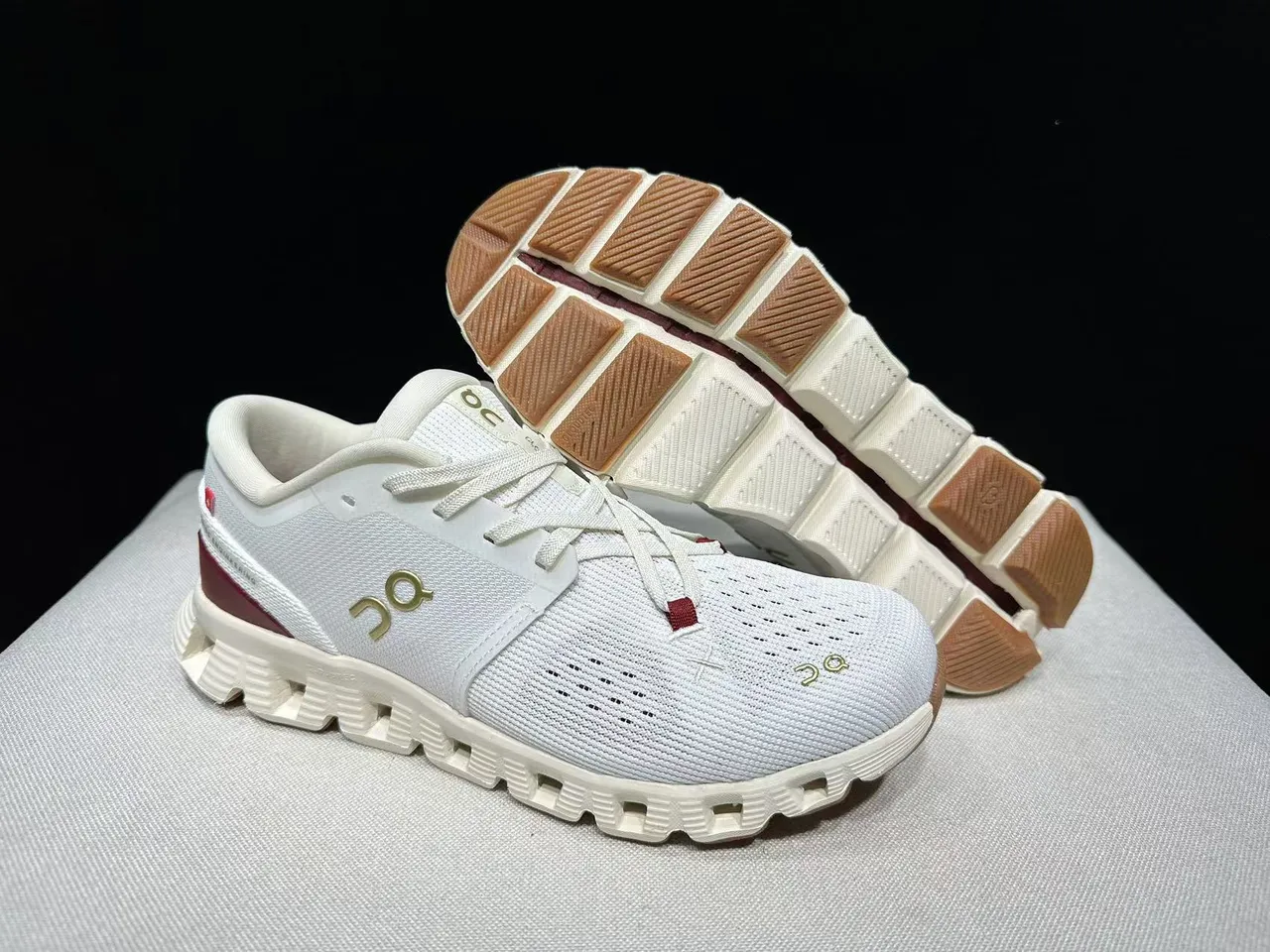 On White Red Engineered Knit Upper Segmented CloudTec Midsole Lifestyle Sneakers 8