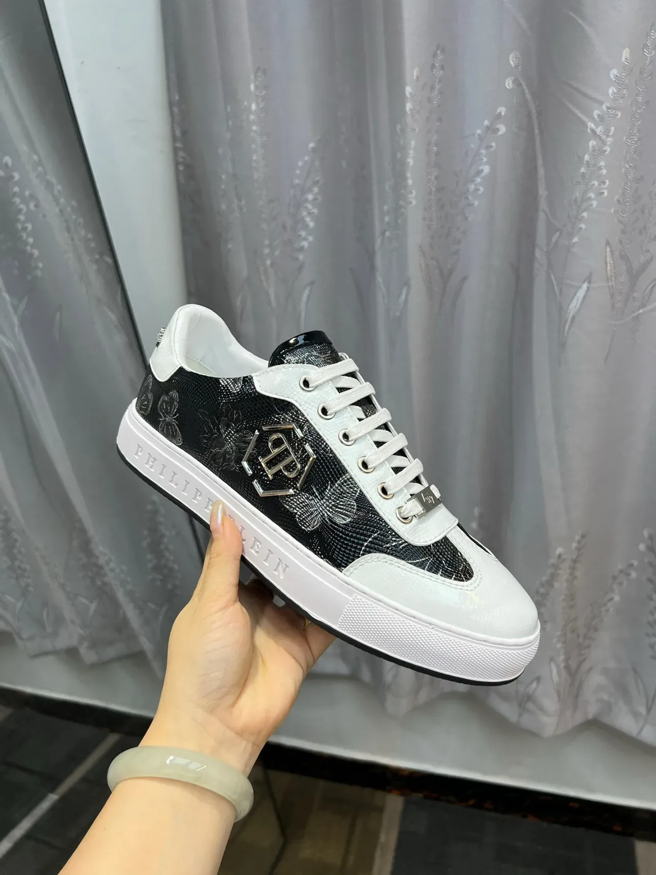 Philipp Plein Sneaker Lifestyle Low-Top en cuir de serpent floral noir et blanc 6