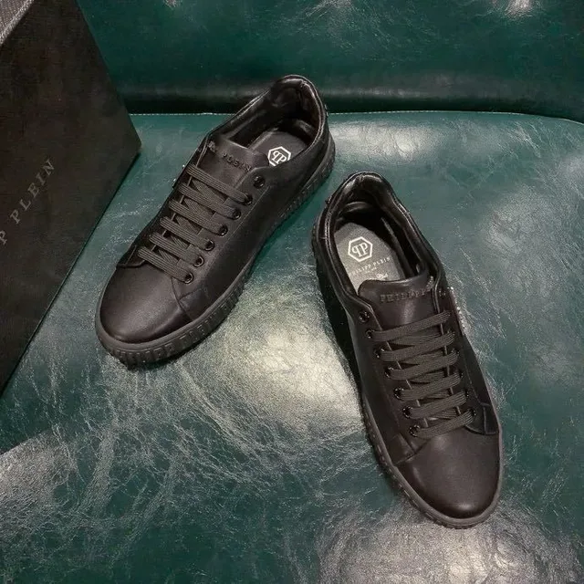 Philipp Plein Sport Chaussures Lifestyle Noires en Cuir avec Semelle Embossée et Branding 3