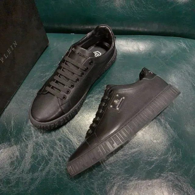 Philipp Plein Sport Chaussures Lifestyle Noires en Cuir avec Semelle Embossée et Branding 7