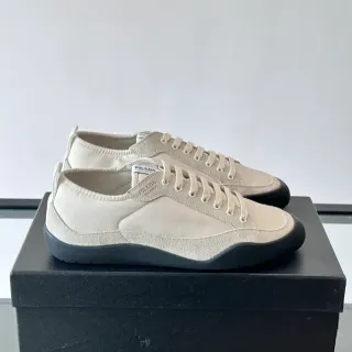 Prada Beige Black Low-Top Sneakers Lifestyle avec Upper de Matériau Mixte