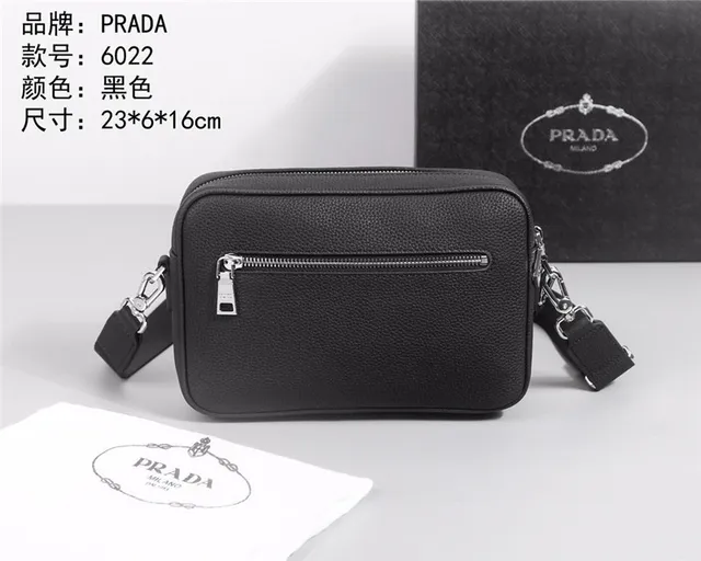 Prada काला दानेदार चमड़ा आयताकार संरचित क्रॉसबॉडी बैग 7