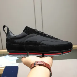 Prada কালো লাল স্যুড এবং নাইলন আপার পুল ট্যাব হিল লাইফস্টাইল স্নিকার